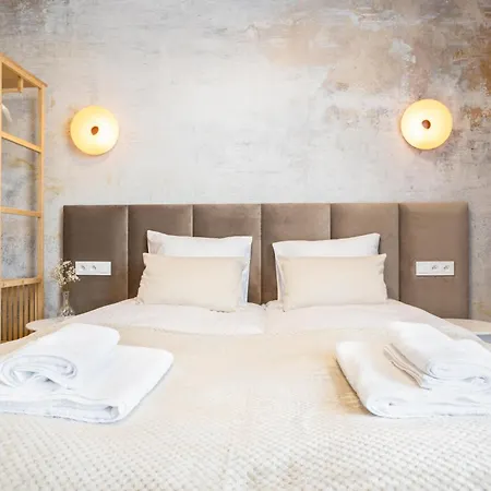 Blue Horizon Self Check-in, Free Garage Parking, Invoice Познань