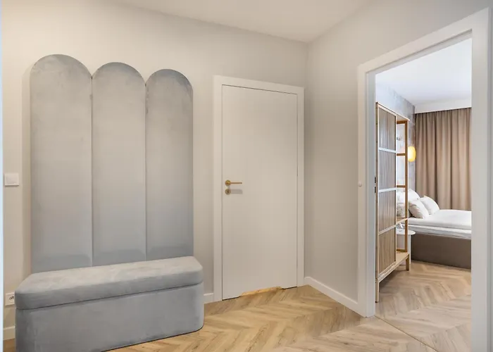 Blue Horizon Self Check-in, Free Garage Parking, Invoice