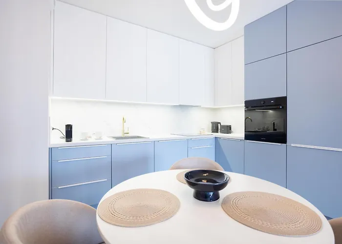 Blue Horizon Self Check-in, Free Garage Parking, Invoice * Poznan